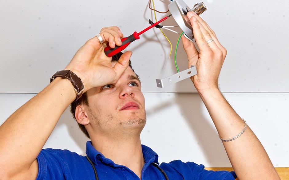 tarif électricien Louvres